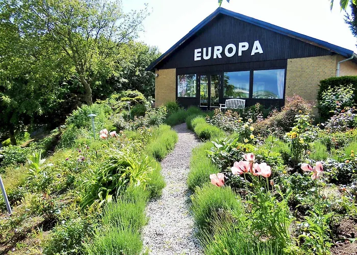 Europa Motel *